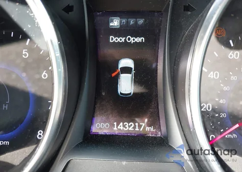 2013 Hyundai Santa Fe Sport 2.0T z USA, uszkodzony, nr VIN 5XYZU3LA4DG123804